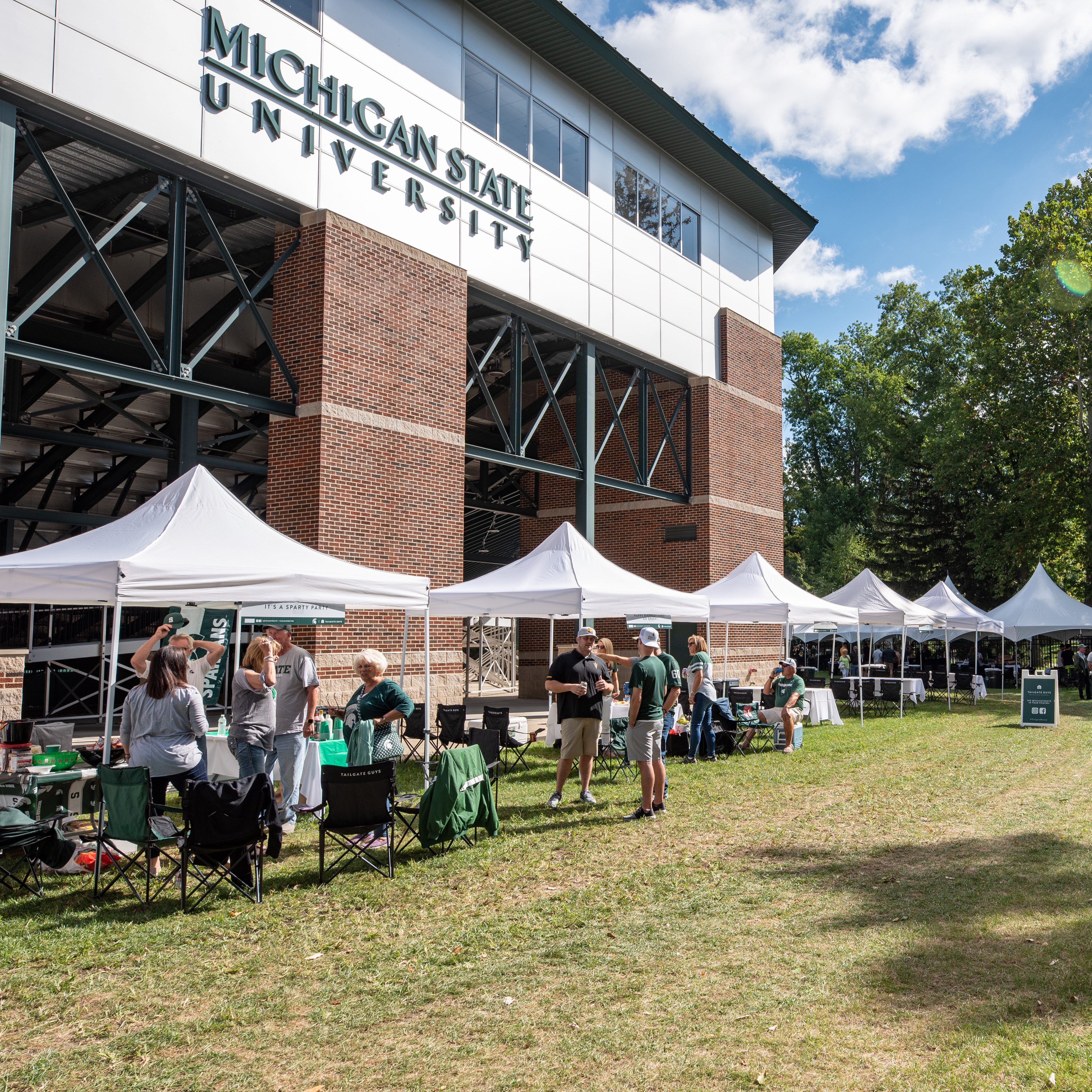 University of Louisville Tailgate & Party , Louisville Cardinals Gameday  and Party Supplies